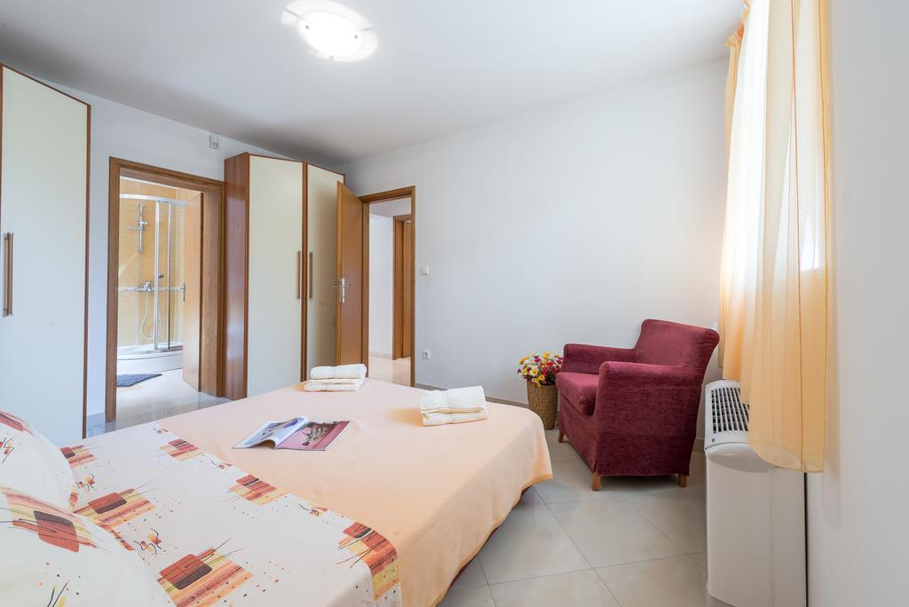 Apartment Dora ซัฟทัท ภายนอก รูปภาพ
